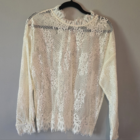 G by Guliana white lace top size Medium - Picture 5 of 6